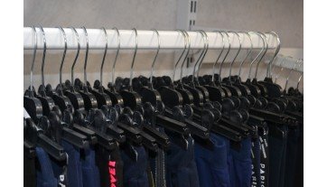 Вішалки для брюк та костюмів із зажимами
